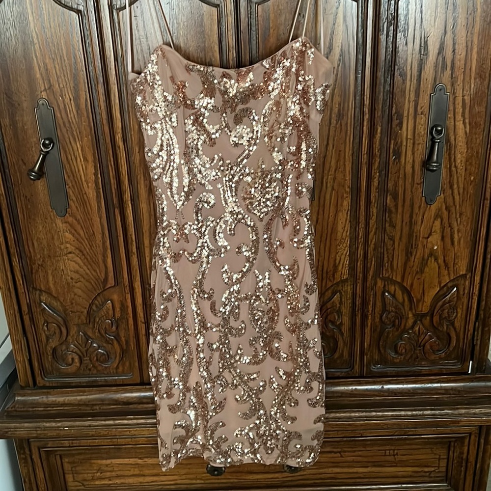 Lovely Day rose gold dress with sequins. Size small. Worn once for homecoming.